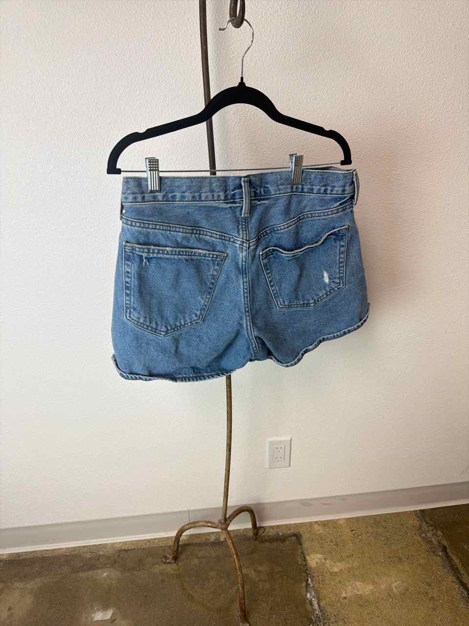 Universal Thread Gently Used 8 Shorts