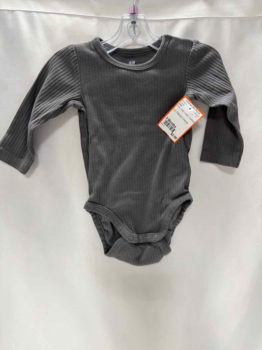 H&M Size 3 Months Gray Onesie