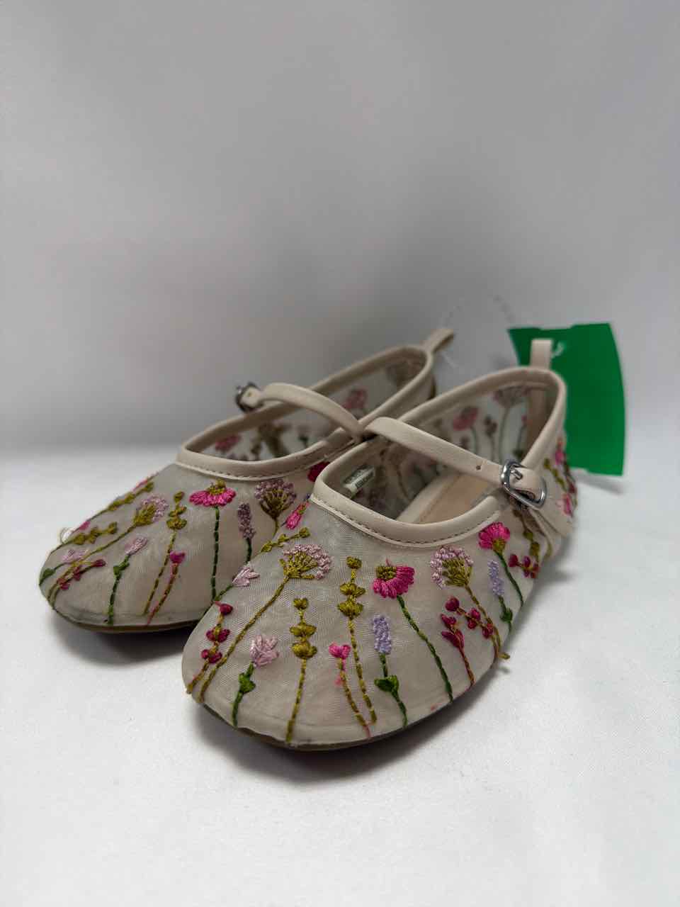 Zara Shoe Sizes 7C White Gently Used Shoes- Casual