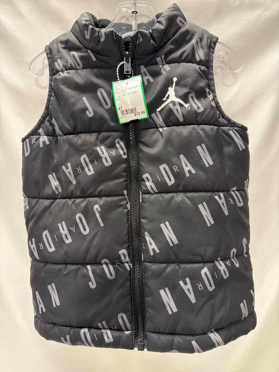Jordan Size 4T Black Gently Used Vest