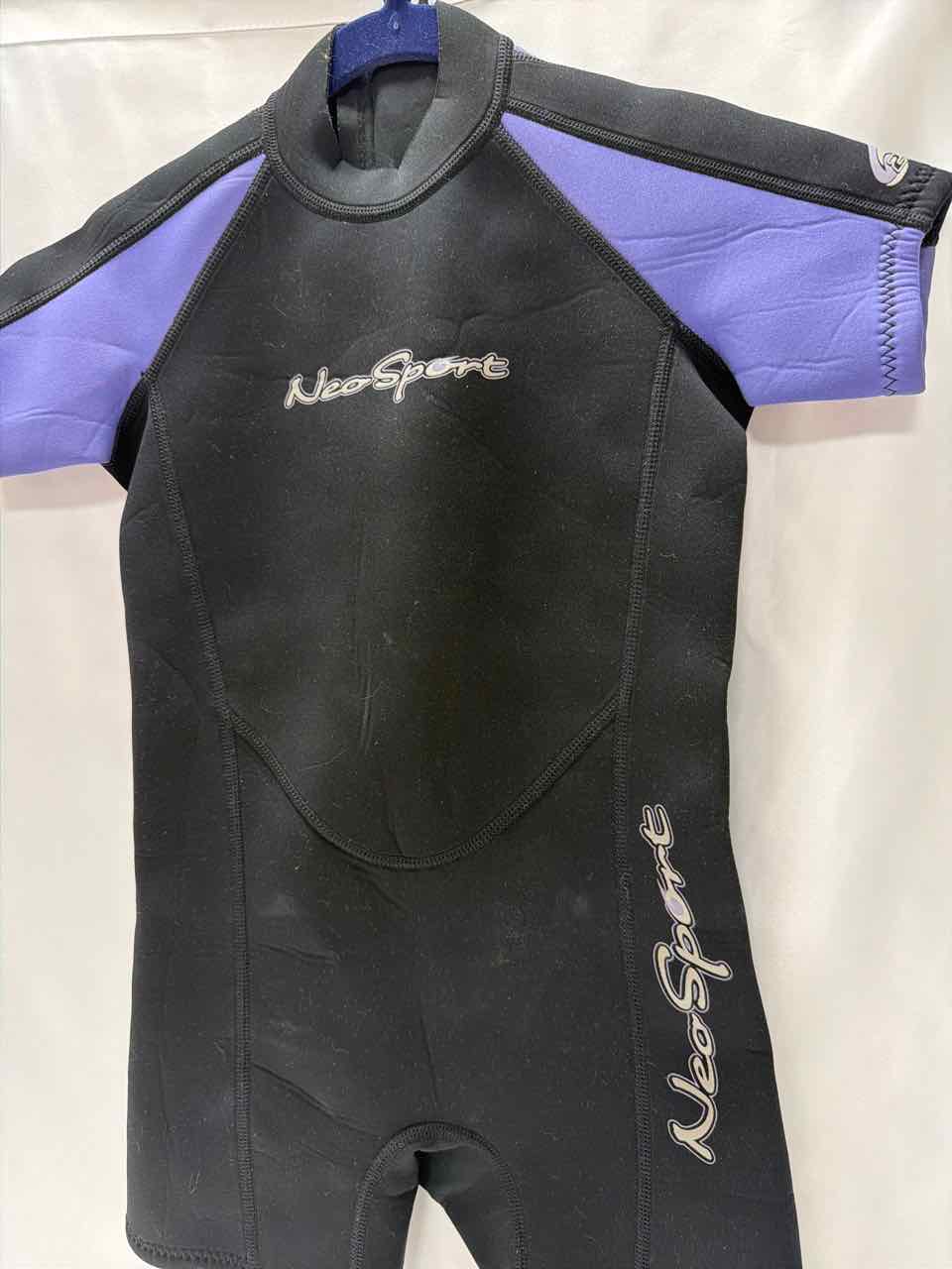 Neosport Size 6 Black Wetsuit