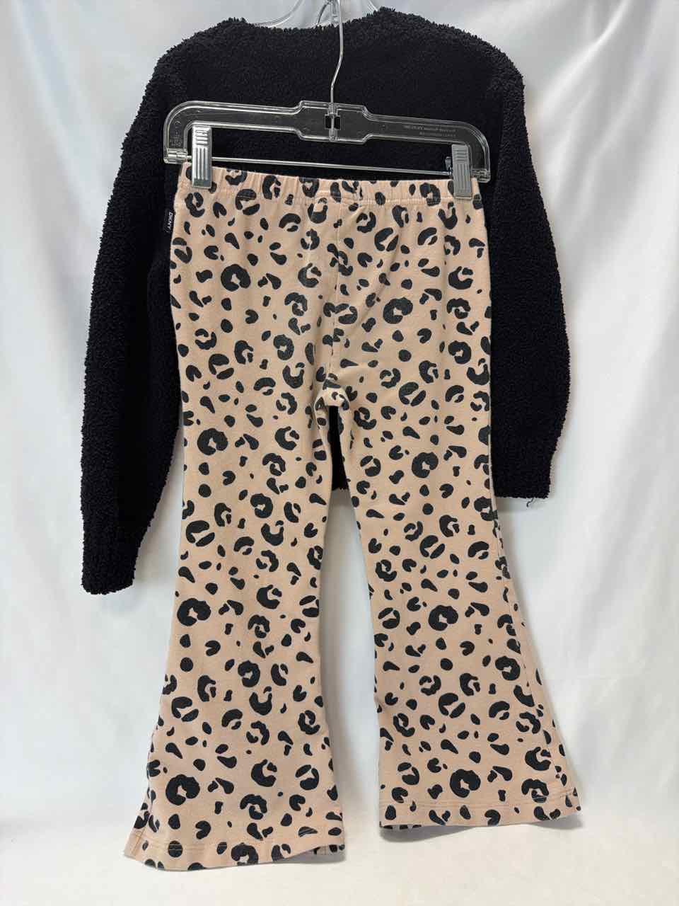 DKNY Size 4T Black Gently Used Outfit -2pc