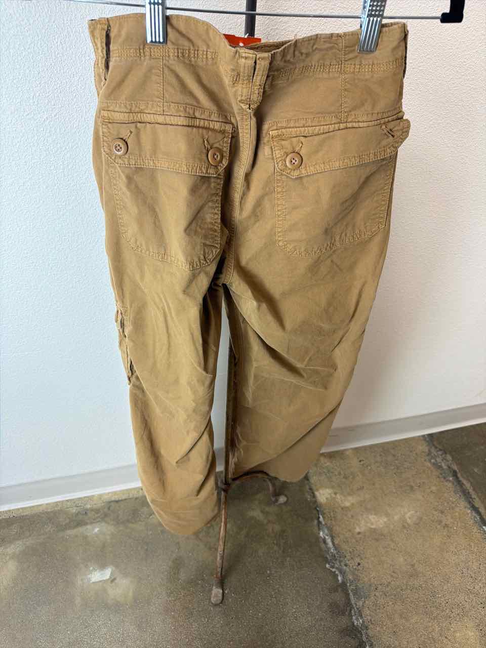American Eagle 2 Khaki Booth Rentals Jeans