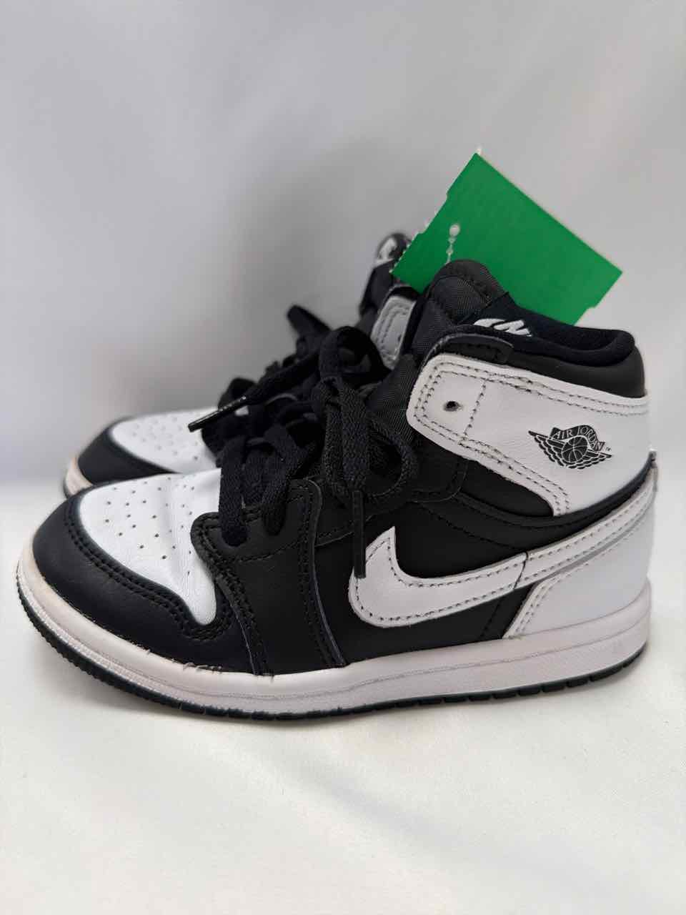 Jordan Shoe Sizes 10C Black & White Gently Used Shoes- Casual