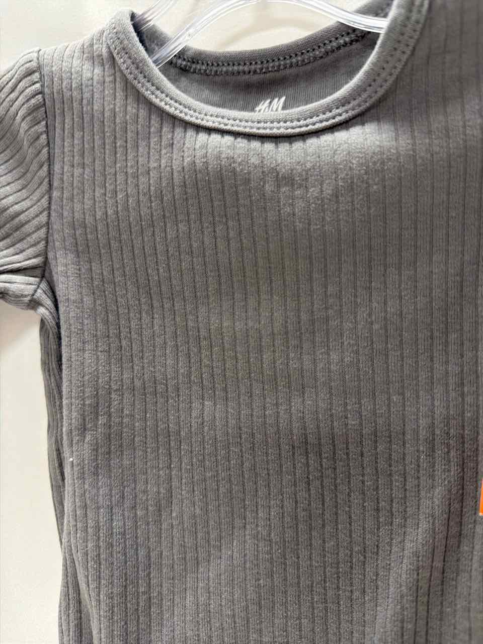 H&M Size 3 Months Gray Onesie