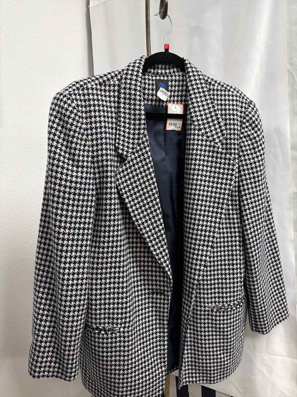 Panther Gently Used Houndstooth Black Blazer