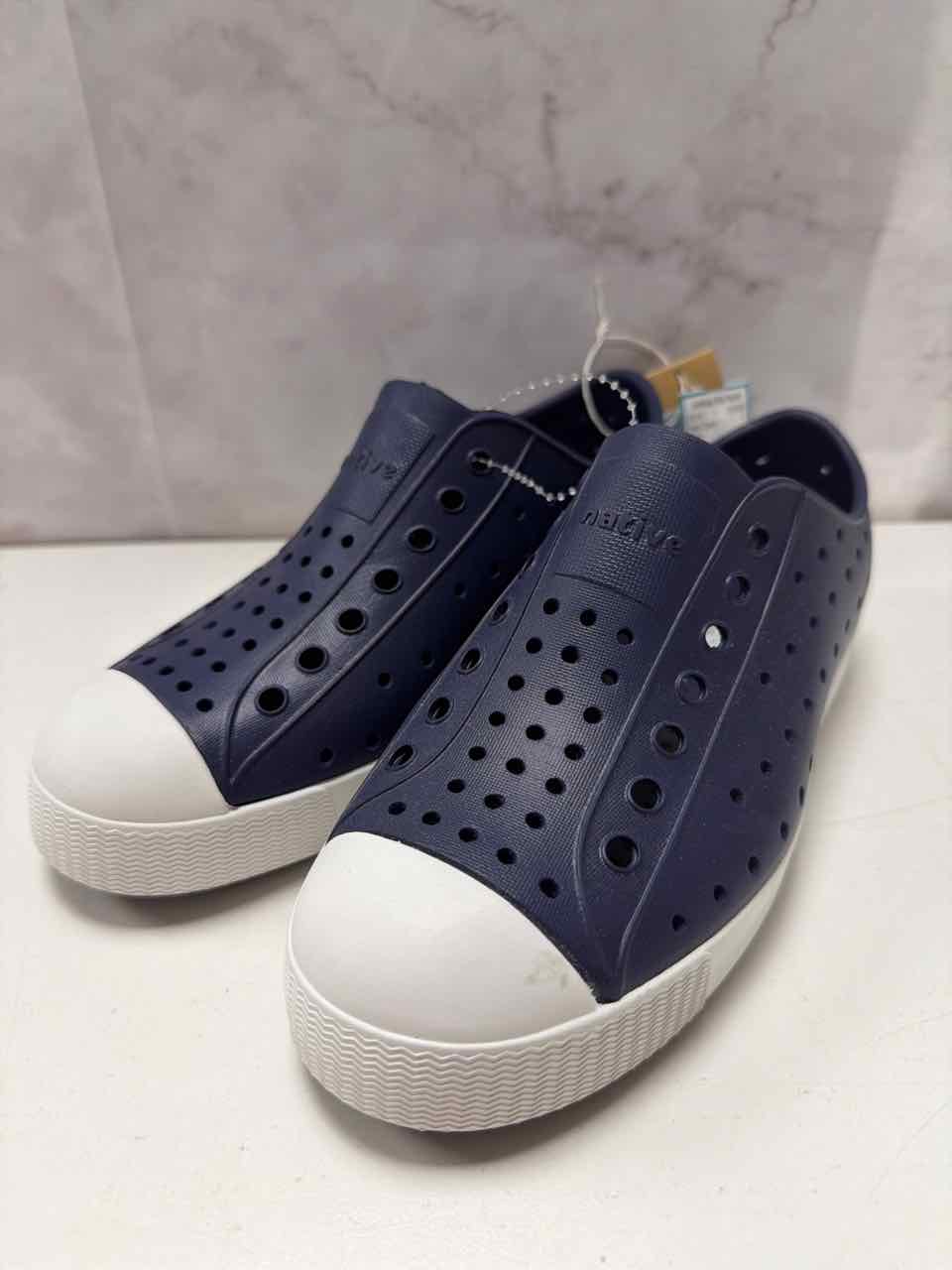 Native Shoe Sizes 2Y Navy Shoes- Casual