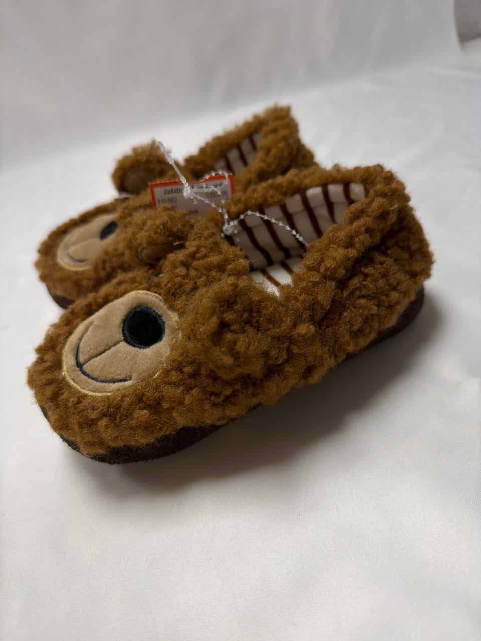Wonder Nation Shoe Sizes 7C Brown Slippers