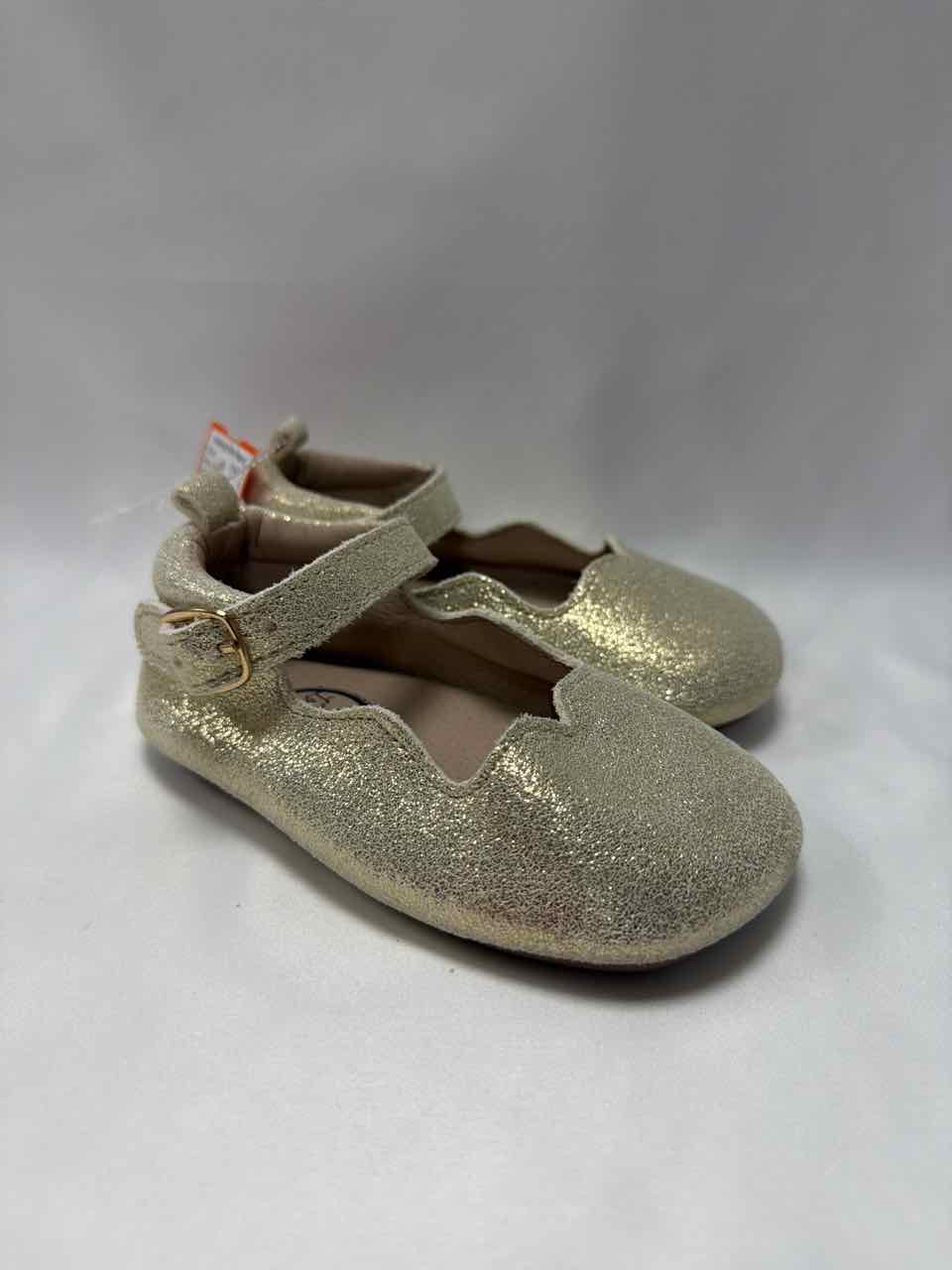 Little Love Bug Shoe Sizes 7C Gold Shoes- Formal