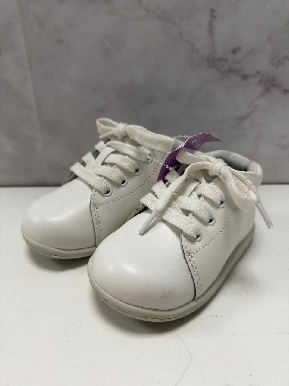 Stride Rite Shoe Sizes 4.5C White Shoes- Casual