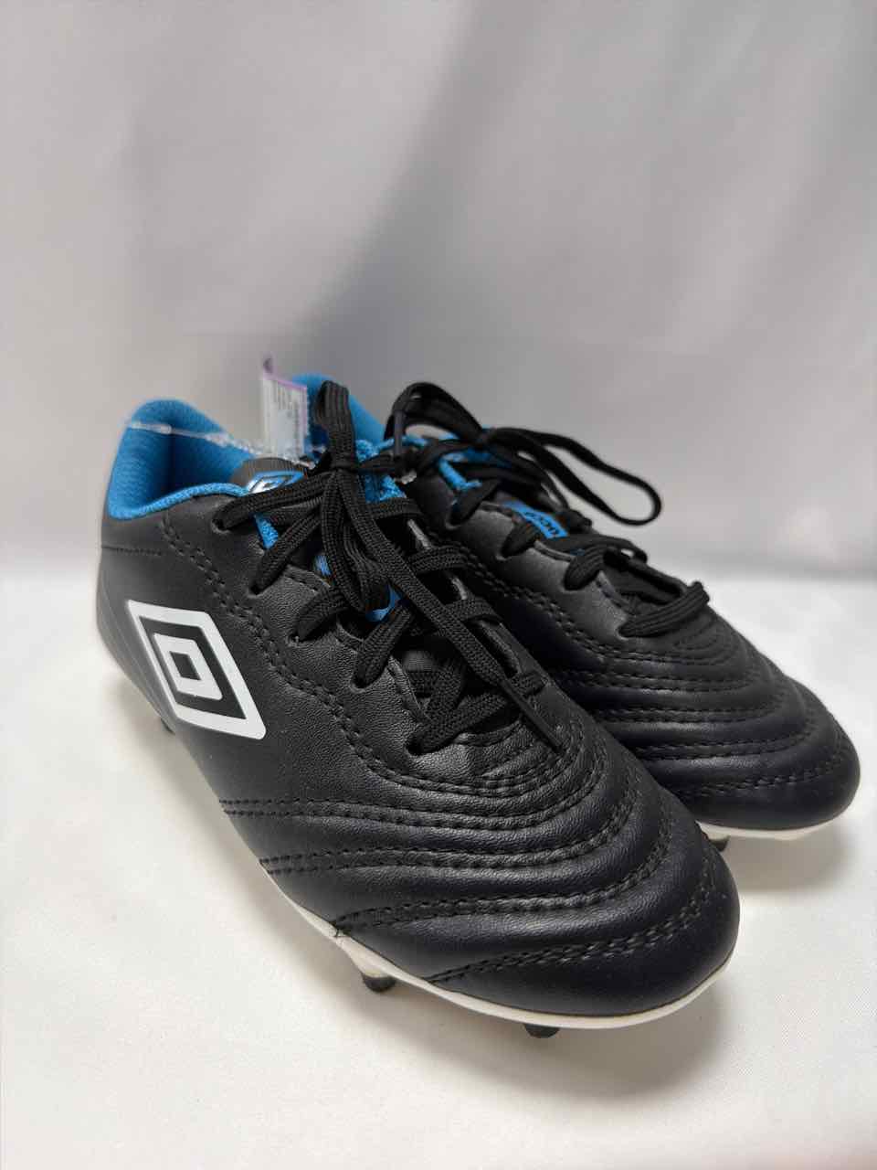 Umbro Shoe Sizes 12.5C Black Cleats
