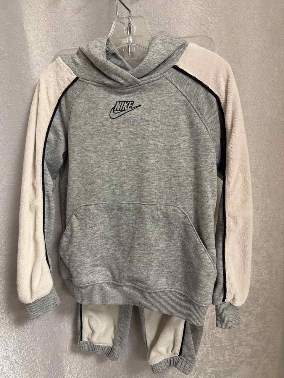 Nike Size 4T Gray Outfit -2pc