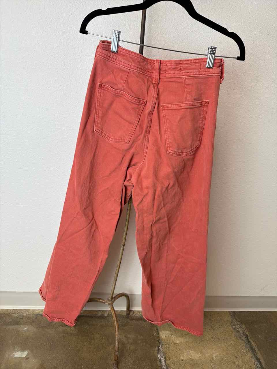 Universal Thread Gently Used 4 Jeans